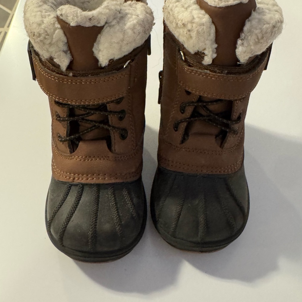 Brown and Black Toddler Snow Boots (size 8)
